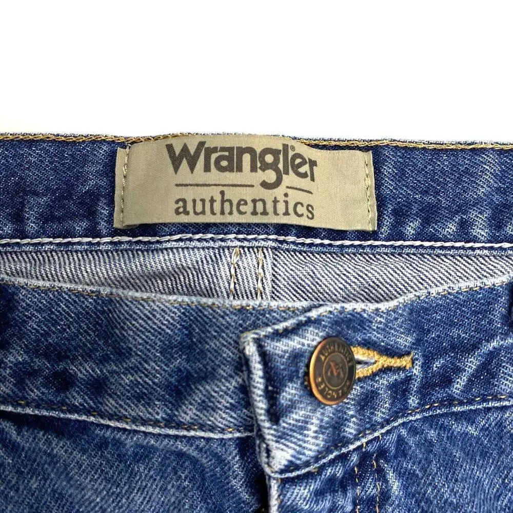 Wrangler Straight Leg Men's size 36x38 Medium‎ Wash Blue Denim jeans